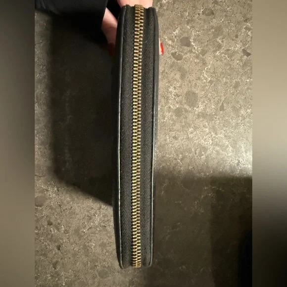 Gucci Black Leather Gold Bee and Star Long Zip Wallet with COA - Picture 4 of 13